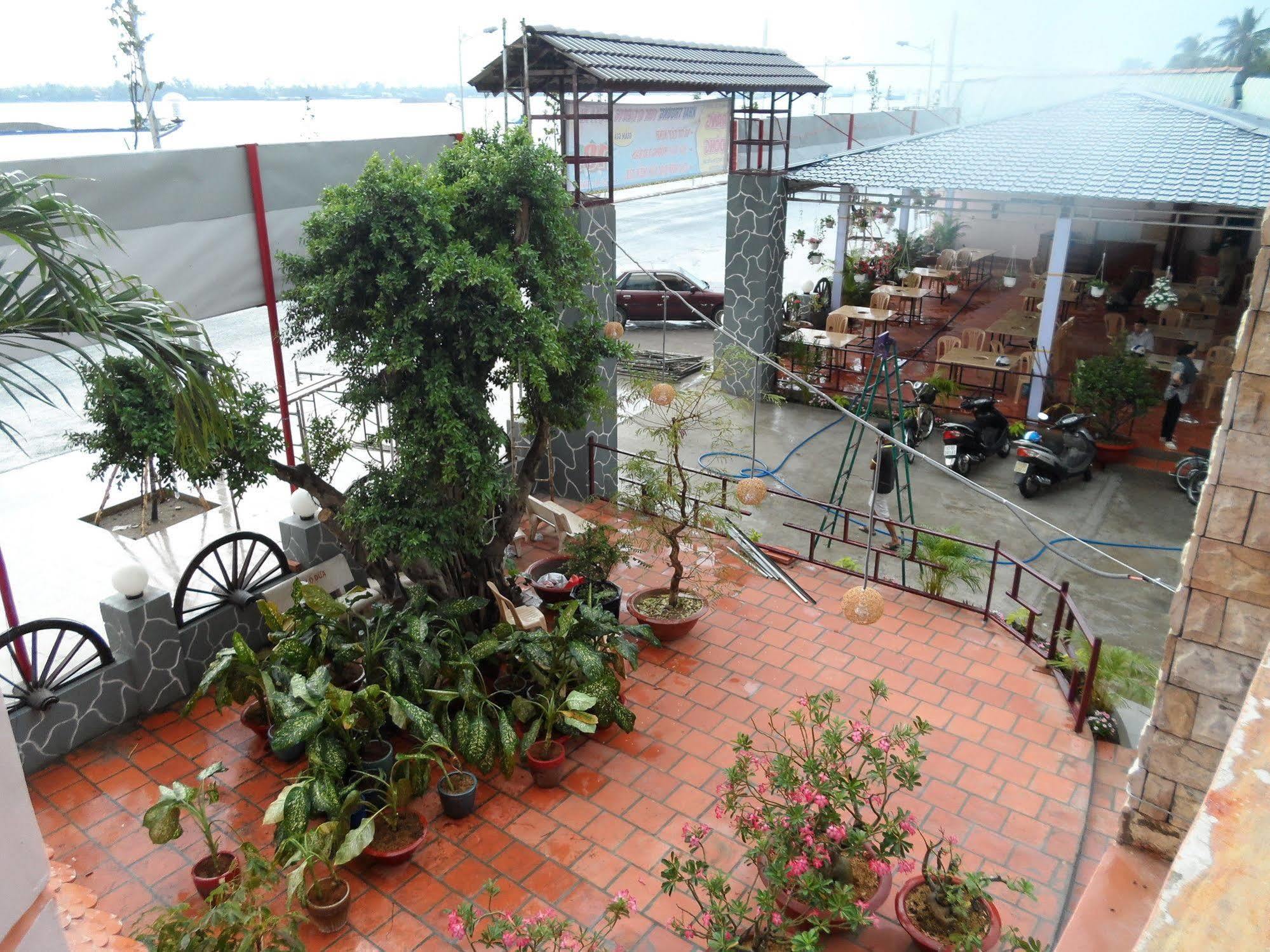 Rang Dong Hotel My Tho Bagian luar foto