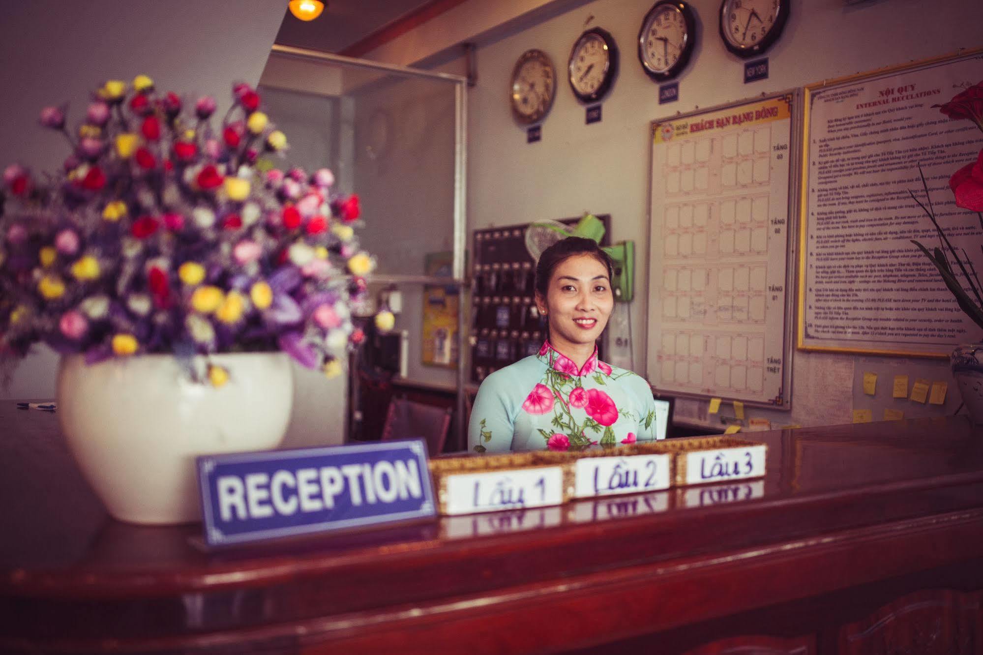 Rang Dong Hotel My Tho Bagian luar foto