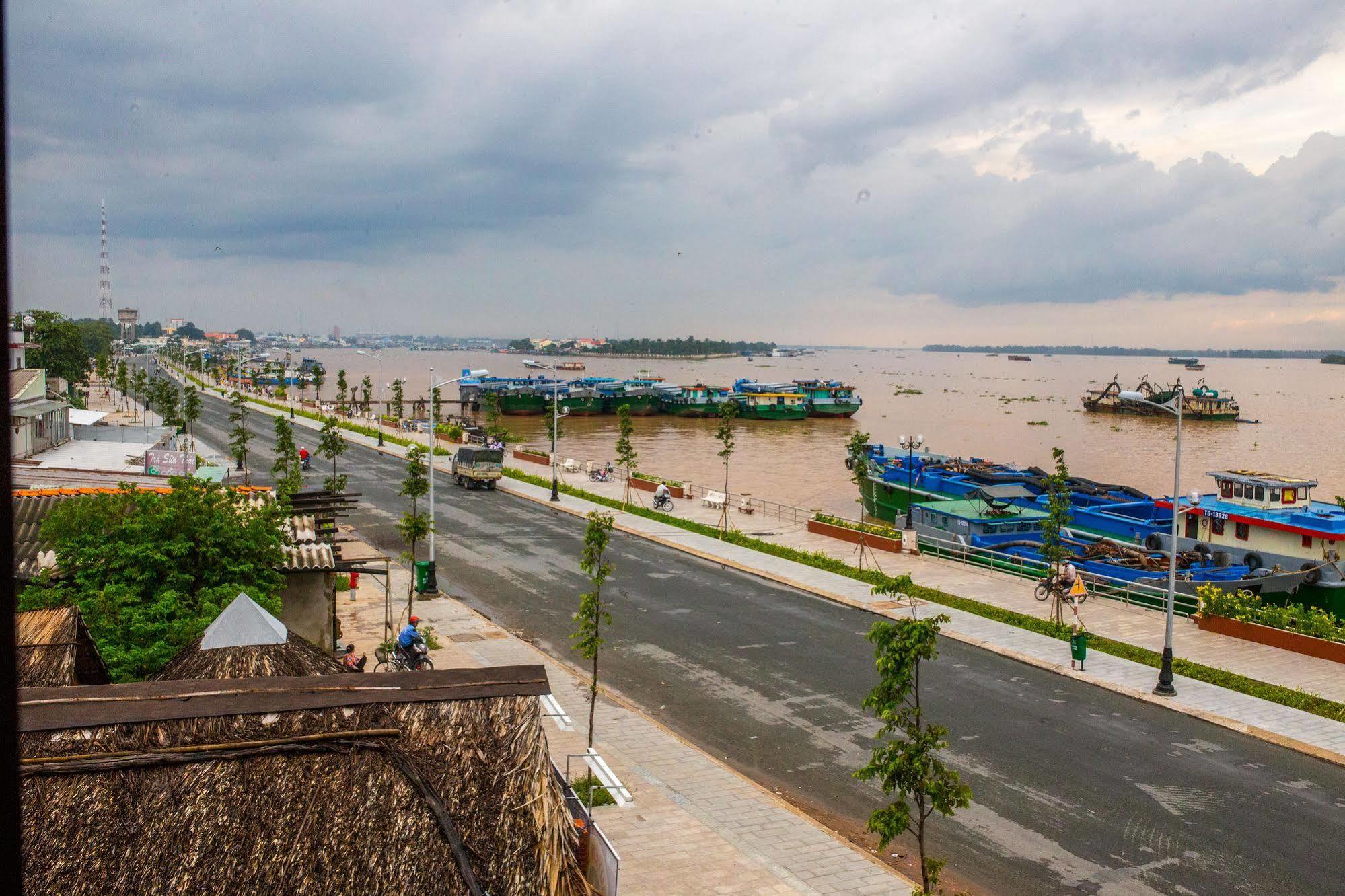 Rang Dong Hotel My Tho Bagian luar foto